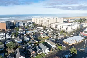 416 S Downing St, Seaside, OR 97138 - Photo 8