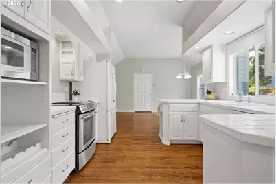 32237 SW Lake Dr, Wilsonville, OR 97070 - Photo 10