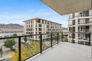 1830 NW Riverscape St, Portland, OR 97209 - Photo 20