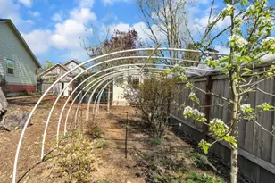 138 Carey Ct, Falls City, OR 97344 - Photo 32