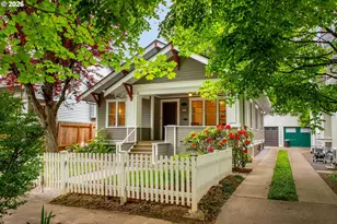 3203 SE Tibbetts St, Portland, OR 97202 - Photo 2
