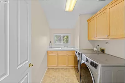 13425 SW Essex Dr, Portland, OR 97223 - Photo 30