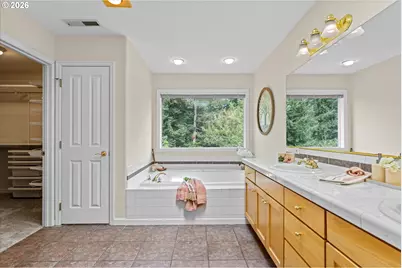 13425 SW Essex Dr, Portland, OR 97223 - Photo 22