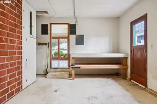 232 W Hereford St, Gladstone, OR 97027 - Photo 28