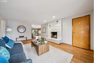 232 W Hereford St, Gladstone, OR 97027 - Photo 6