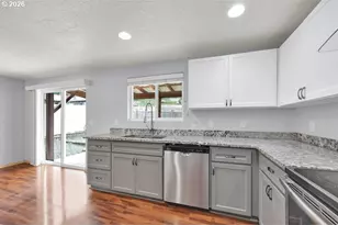 279 S 71st St, Springfield, OR 97478 - Photo 16
