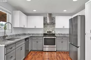 279 S 71st St, Springfield, OR 97478 - Photo 12