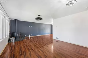 279 S 71st St, Springfield, OR 97478 - Photo 6