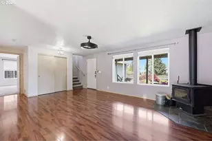 279 S 71st St, Springfield, OR 97478 - Photo 10