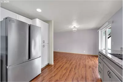 279 S 71st St, Springfield, OR 97478 - Photo 16