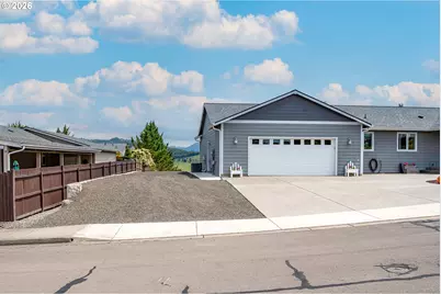 576 Highland Vista Ln, Roseburg, OR 97471 - Photo 4