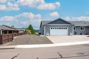 576 Highland Vista Ln, Roseburg, OR 97471 - Photo 4