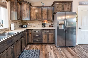 576 Highland Vista Ln, Roseburg, OR 97471 - Photo 12