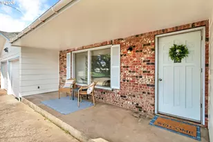 1140 Oak Dr, Junction City, OR 97448 - Photo 4