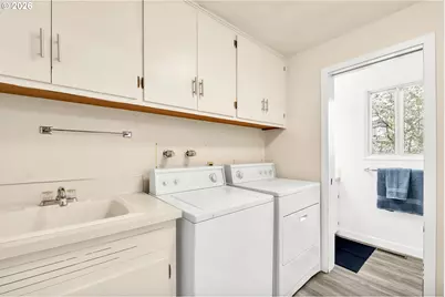 1140 Oak Dr, Junction City, OR 97448 - Photo 14