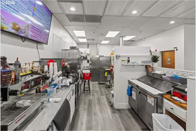 621 SW Evergreen Ave, Redmond, OR 97756 - Photo 4