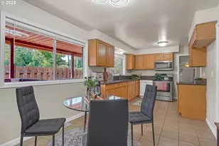 9212 SE Bush St, Portland, OR 97266 - Photo 12