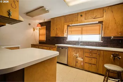 6939 N Armour St, Portland, OR 97203 - Photo 4