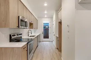 5871 NE Prescott St, Portland, OR 97218 - Photo 16