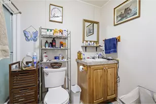 33838 E River Dr, Creswell, OR 97426 - Photo 24