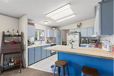 93720 Adams Ln, Coos Bay, OR 97420 - Photo 12