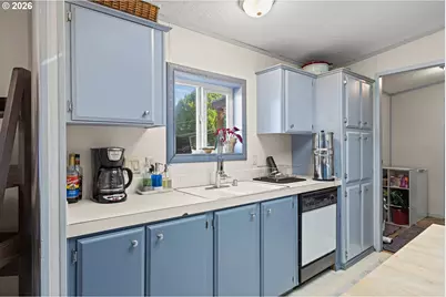 93720 Adams Ln, Coos Bay, OR 97420 - Photo 14