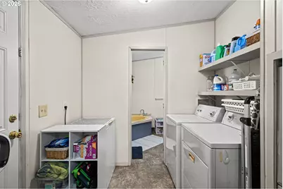 93720 Adams Ln, Coos Bay, OR 97420 - Photo 16