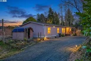 93720 Adams Ln, Coos Bay, OR 97420 - Photo 2