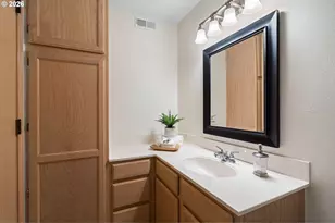 3812 S Kelly Ave, Portland, OR 97239 - Photo 22