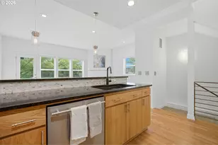 1805 NE Halsey St, Portland, OR 97232 - Photo 10