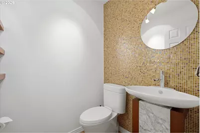 1805 NE Halsey St, Portland, OR 97232 - Photo 12