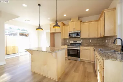 115 E Jersey St, Gladstone, OR 97027 - Photo 6