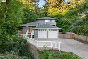 140 SE Bayview Ave, Depoe Bay, OR 97341 - Photo 1