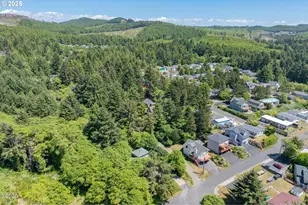 140 SE Bayview Ave, Depoe Bay, OR 97341 - Photo 42