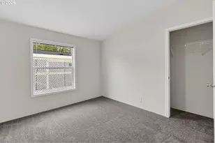 1400 Candlelight Dr, Eugene, OR 97402 - Photo 16