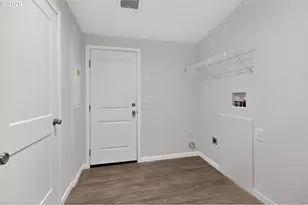 1400 Candlelight Dr, Eugene, OR 97402 - Photo 14
