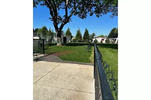 1400 Candlelight Dr, Eugene, OR 97402 - Photo 38