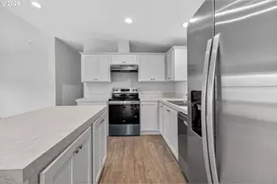 1400 Candlelight Dr, Eugene, OR 97402 - Photo 12