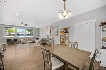 1194 SW Maple St, Dallas, OR 97338 - Photo 12