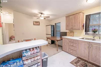 700 N Mill St #1, Creswell, OR 97426 - Photo 12