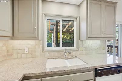 1305 Buchanan St, Oregon City, OR 97045 - Photo 10