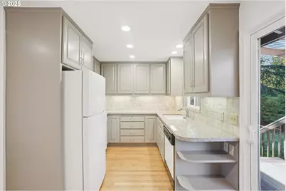 1305 Buchanan St, Oregon City, OR 97045 - Photo 8