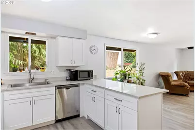 6262 SW Canby St, Portland, OR 97219 - Photo 8