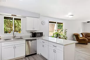 6262 SW Canby St, Portland, OR 97219 - Photo 8