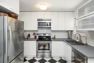 11507 SE Yamhill St, Portland, OR 97216 - Photo 8