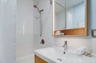 8329 SE Morrison St, Portland, OR 97216 - Photo 14