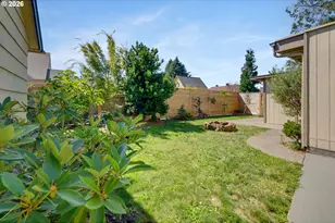 8329 SE Morrison St, Portland, OR 97216 - Photo 20