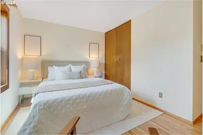 8329 SE Morrison St, Portland, OR 97216 - Photo 16