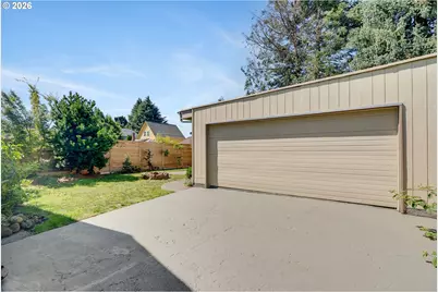 8329 SE Morrison St, Portland, OR 97216 - Photo 24
