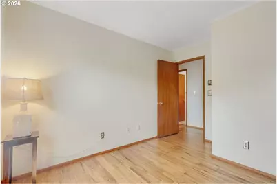 8329 SE Morrison St, Portland, OR 97216 - Photo 12
